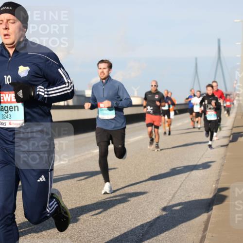 03.10.2025 - Köhlbrandbrückenlauf Lena Gebhardt http://msf.ph/oto/9115051 03.10.2025 09:43:25 Position 2 0, 10, 3243 meine-sportfotos.de
