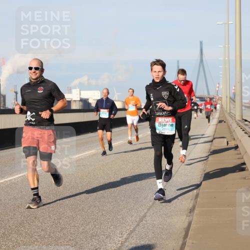 03.10.2025 - Köhlbrandbrückenlauf Lena Gebhardt http://msf.ph/oto/9115155 03.10.2025 09:43:27 Position 2 2760 meine-sportfotos.de