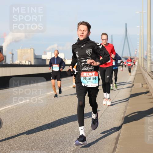 03.10.2025 - Köhlbrandbrückenlauf Lena Gebhardt http://msf.ph/oto/9115179 03.10.2025 09:43:28 Position 2 2760 meine-sportfotos.de