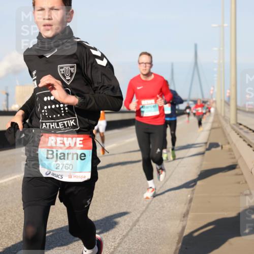 03.10.2025 - Köhlbrandbrückenlauf Lena Gebhardt http://msf.ph/oto/9115215 03.10.2025 09:43:29 Position 2 2760 meine-sportfotos.de