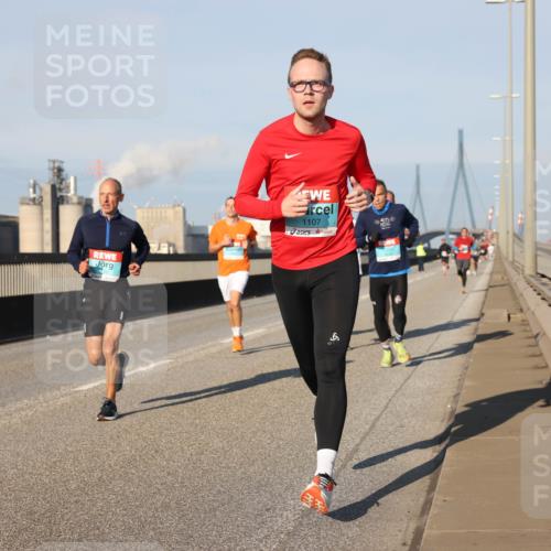 03.10.2025 - Köhlbrandbrückenlauf Lena Gebhardt http://msf.ph/oto/9115260 03.10.2025 09:43:29 Position 2 1107, 3504 meine-sportfotos.de