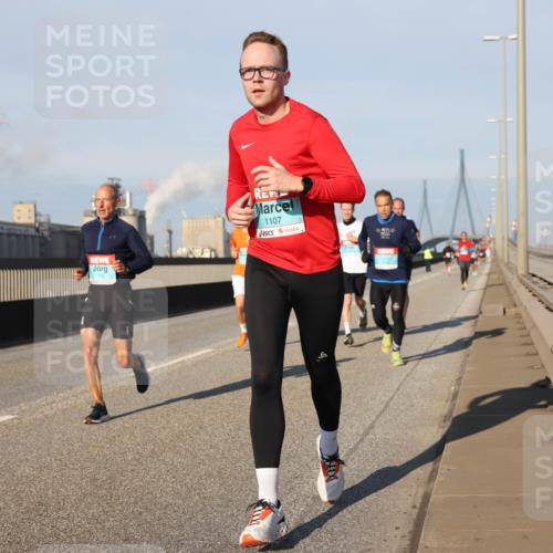03.10.2025 - Köhlbrandbrückenlauf Lena Gebhardt http://msf.ph/oto/9115268 03.10.2025 09:43:30 Position 2 1107, 3504 meine-sportfotos.de