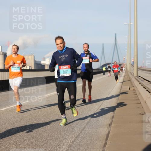 03.10.2025 - Köhlbrandbrückenlauf Lena Gebhardt http://msf.ph/oto/9115328 03.10.2025 09:43:31 Position 2 1423, 50, 3836 meine-sportfotos.de