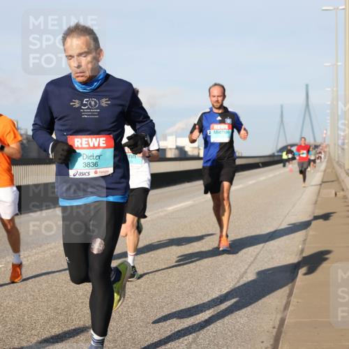03.10.2025 - Köhlbrandbrückenlauf Lena Gebhardt http://msf.ph/oto/9115373 03.10.2025 09:43:32 Position 2 50, 1423, 3836 meine-sportfotos.de