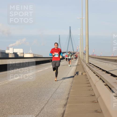 03.10.2025 - Köhlbrandbrückenlauf Lena Gebhardt http://msf.ph/oto/9115463 03.10.2025 09:43:35 Position 2  meine-sportfotos.de