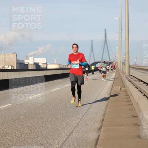 03.10.2025 - Köhlbrandbrückenlauf Lena Gebhardt http://msf.ph/oto/9115478 03.10.2025 09:43:36 Position 2 3518 meine-sportfotos.de
