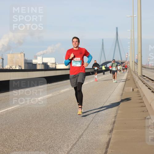 03.10.2025 - Köhlbrandbrückenlauf Lena Gebhardt http://msf.ph/oto/9115508 03.10.2025 09:43:36 Position 2 3518 meine-sportfotos.de