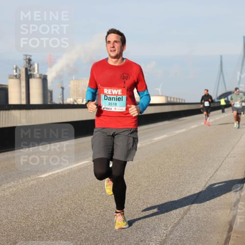03.10.2025 - Köhlbrandbrückenlauf Lena Gebhardt http://msf.ph/oto/9115624 03.10.2025 09:43:37 Position 2 3518 meine-sportfotos.de