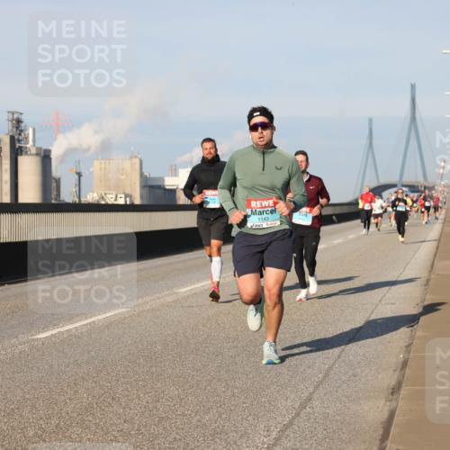 03.10.2025 - Köhlbrandbrückenlauf Lena Gebhardt http://msf.ph/oto/9115667 03.10.2025 09:43:43 Position 2 1143 meine-sportfotos.de