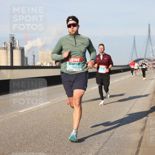03.10.2025 - Köhlbrandbrückenlauf Lena Gebhardt http://msf.ph/oto/9115698 03.10.2025 09:43:43 Position 2 1143 meine-sportfotos.de