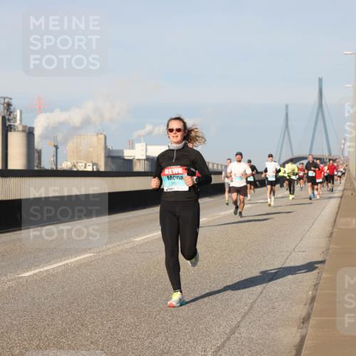 03.10.2025 - Köhlbrandbrückenlauf Lena Gebhardt http://msf.ph/oto/9115827 03.10.2025 09:43:51 Position 2 3174 meine-sportfotos.de