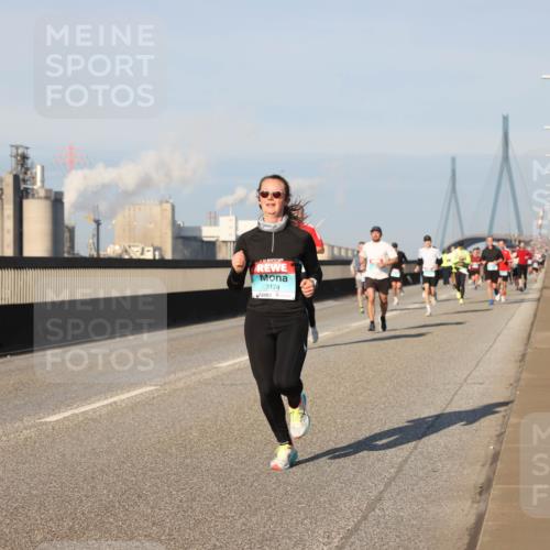 03.10.2025 - Köhlbrandbrückenlauf Lena Gebhardt http://msf.ph/oto/9115843 03.10.2025 09:43:51 Position 2 3174 meine-sportfotos.de