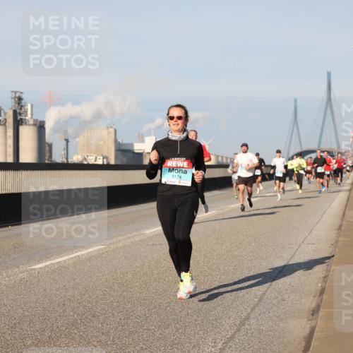 03.10.2025 - Köhlbrandbrückenlauf Lena Gebhardt http://msf.ph/oto/9115850 03.10.2025 09:43:51 Position 2 3174 meine-sportfotos.de