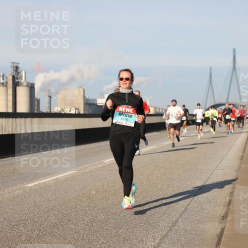 03.10.2025 - Köhlbrandbrückenlauf Lena Gebhardt http://msf.ph/oto/9115858 03.10.2025 09:43:51 Position 2 3174 meine-sportfotos.de