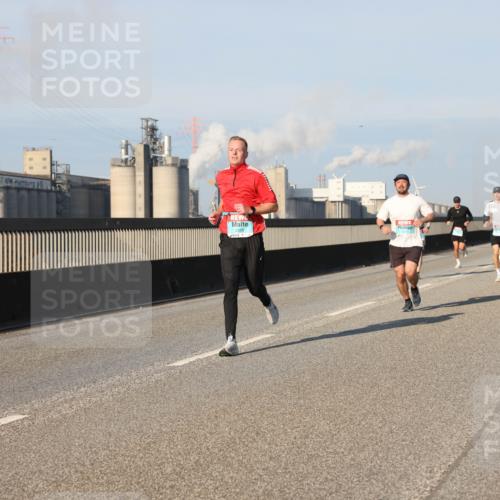 03.10.2025 - Köhlbrandbrückenlauf Lena Gebhardt http://msf.ph/oto/9115937 03.10.2025 09:43:53 Position 2 8358 meine-sportfotos.de