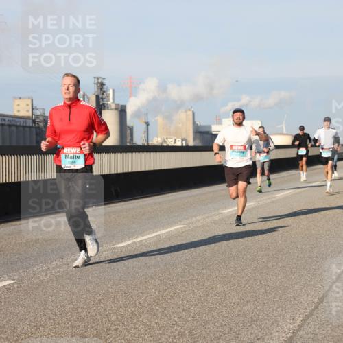 03.10.2025 - Köhlbrandbrückenlauf Lena Gebhardt http://msf.ph/oto/9115982 03.10.2025 09:43:54 Position 2 3358 meine-sportfotos.de