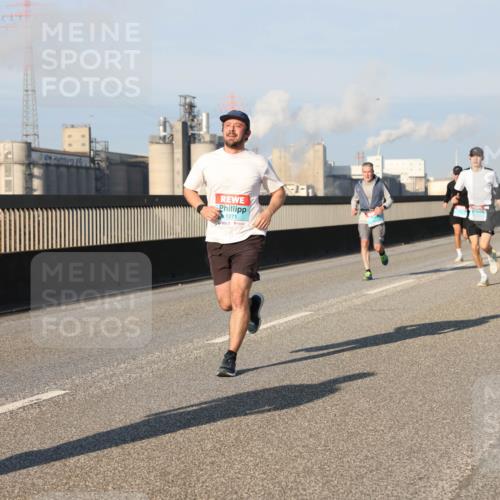 03.10.2025 - Köhlbrandbrückenlauf Lena Gebhardt http://msf.ph/oto/9116039 03.10.2025 09:43:55 Position 2 1271 meine-sportfotos.de