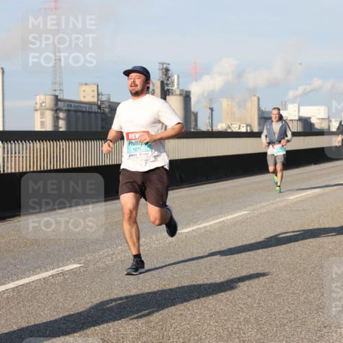 03.10.2025 - Köhlbrandbrückenlauf Lena Gebhardt http://msf.ph/oto/9116066 03.10.2025 09:43:56 Position 2 1271 meine-sportfotos.de