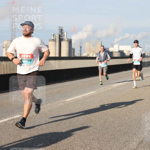 03.10.2025 - Köhlbrandbrückenlauf Lena Gebhardt http://msf.ph/oto/9116076 03.10.2025 09:43:56 Position 2 1271 meine-sportfotos.de