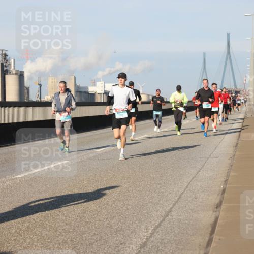 03.10.2025 - Köhlbrandbrückenlauf Lena Gebhardt http://msf.ph/oto/9116085 03.10.2025 09:43:56 Position 2  meine-sportfotos.de