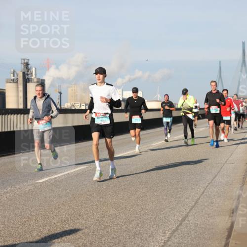 03.10.2025 - Köhlbrandbrückenlauf Lena Gebhardt http://msf.ph/oto/9116118 03.10.2025 09:43:57 Position 2 1617 meine-sportfotos.de