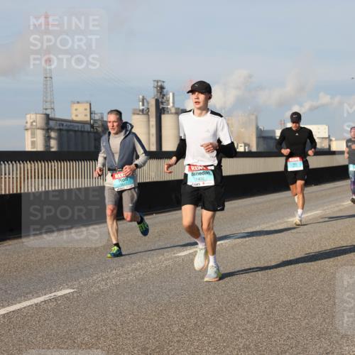 03.10.2025 - Köhlbrandbrückenlauf Lena Gebhardt http://msf.ph/oto/9116144 03.10.2025 09:43:58 Position 2 1617, 1432 meine-sportfotos.de