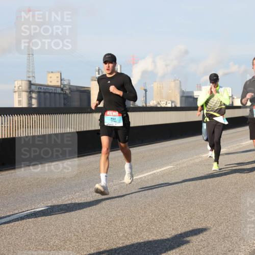 03.10.2025 - Köhlbrandbrückenlauf Lena Gebhardt http://msf.ph/oto/9116228 03.10.2025 09:44:00 Position 2 3749, 1067 meine-sportfotos.de