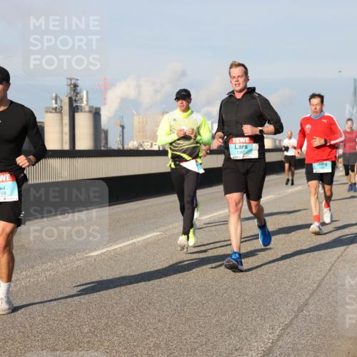 03.10.2025 - Köhlbrandbrückenlauf Lena Gebhardt http://msf.ph/oto/9116245 03.10.2025 09:44:00 Position 2 3749, 1067 meine-sportfotos.de