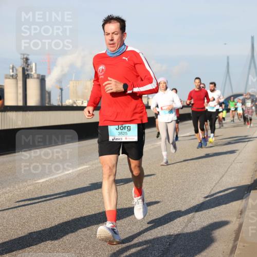 03.10.2025 - Köhlbrandbrückenlauf Lena Gebhardt http://msf.ph/oto/9116354 03.10.2025 09:44:02 Position 2 3087, 3525 meine-sportfotos.de