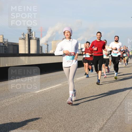 03.10.2025 - Köhlbrandbrückenlauf Lena Gebhardt http://msf.ph/oto/9116416 03.10.2025 09:44:04 Position 2 3837 meine-sportfotos.de