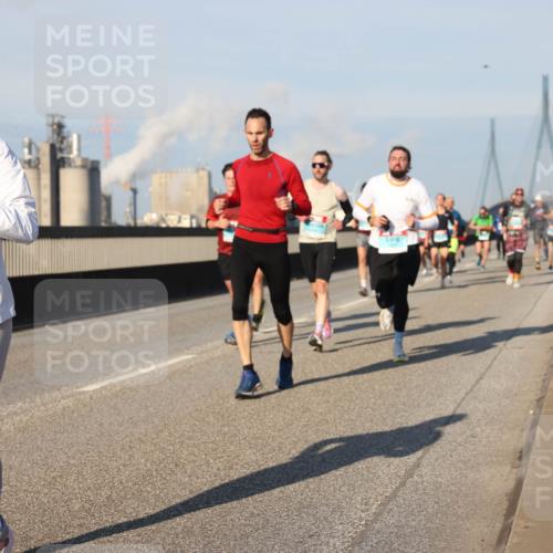 03.10.2025 - Köhlbrandbrückenlauf Lena Gebhardt http://msf.ph/oto/9116450 03.10.2025 09:44:05 Position 2 3837 meine-sportfotos.de