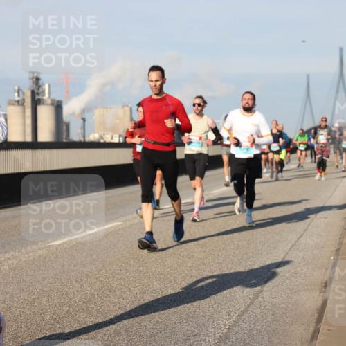03.10.2025 - Köhlbrandbrückenlauf Lena Gebhardt http://msf.ph/oto/9116458 03.10.2025 09:44:05 Position 2 3837 meine-sportfotos.de