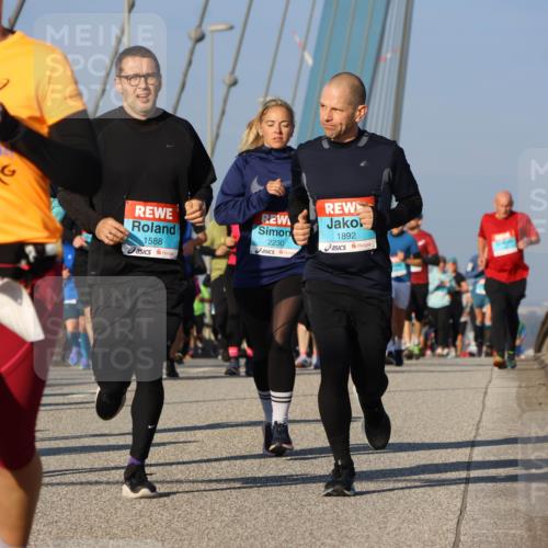 03.10.2025 - Köhlbrandbrückenlauf Strokosch-Dieckow http://msf.ph/oto/9116617 03.10.2025 09:49:32 Position 2 1588, 2230, 1892 meine-sportfotos.de
