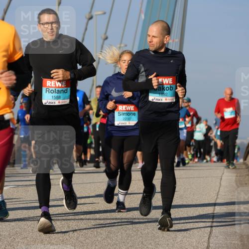 03.10.2025 - Köhlbrandbrückenlauf Strokosch-Dieckow http://msf.ph/oto/9116635 03.10.2025 09:49:32 Position 2 1588, 2230, 1892, 1596 meine-sportfotos.de
