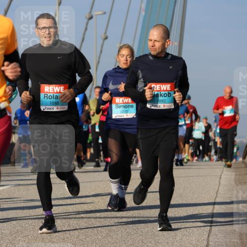 03.10.2025 - Köhlbrandbrückenlauf Strokosch-Dieckow http://msf.ph/oto/9116641 03.10.2025 09:49:32 Position 2 1598, 1588, 2230, 1892 meine-sportfotos.de