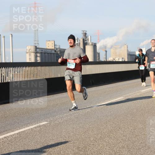 03.10.2025 - Köhlbrandbrückenlauf Lena Gebhardt http://msf.ph/oto/9116647 03.10.2025 09:44:09 Position 2 1237 meine-sportfotos.de