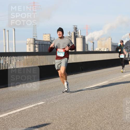 03.10.2025 - Köhlbrandbrückenlauf Lena Gebhardt http://msf.ph/oto/9116670 03.10.2025 09:44:10 Position 2 1237, 1087 meine-sportfotos.de