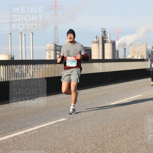 03.10.2025 - Köhlbrandbrückenlauf Lena Gebhardt http://msf.ph/oto/9116680 03.10.2025 09:44:10 Position 2 1237 meine-sportfotos.de