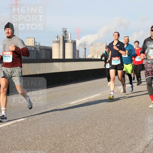 03.10.2025 - Köhlbrandbrückenlauf Lena Gebhardt http://msf.ph/oto/9116712 03.10.2025 09:44:10 Position 2 1237, 1063 meine-sportfotos.de