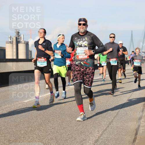 03.10.2025 - Köhlbrandbrückenlauf Lena Gebhardt http://msf.ph/oto/9116737 03.10.2025 09:44:11 Position 2 890, 105, 1087 meine-sportfotos.de