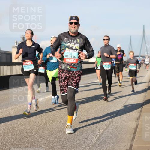 03.10.2025 - Köhlbrandbrückenlauf Lena Gebhardt http://msf.ph/oto/9116759 03.10.2025 09:44:11 Position 2 1087, 1063 meine-sportfotos.de