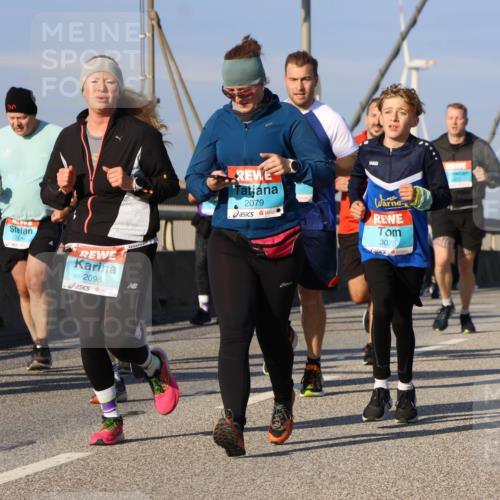03.10.2025 - Köhlbrandbrückenlauf Strokosch-Dieckow http://msf.ph/oto/9116768 03.10.2025 09:49:52 Position 2 2826, 2098, 2079, 3075, 3648 meine-sportfotos.de
