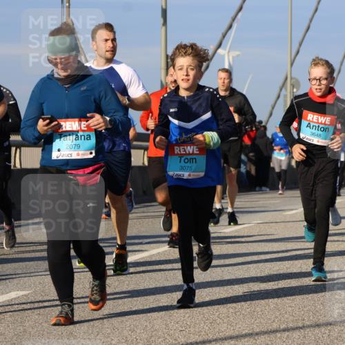 03.10.2025 - Köhlbrandbrückenlauf Strokosch-Dieckow http://msf.ph/oto/9116788 03.10.2025 09:49:53 Position 2 20, 2079, 3075, 3648, 3372 meine-sportfotos.de