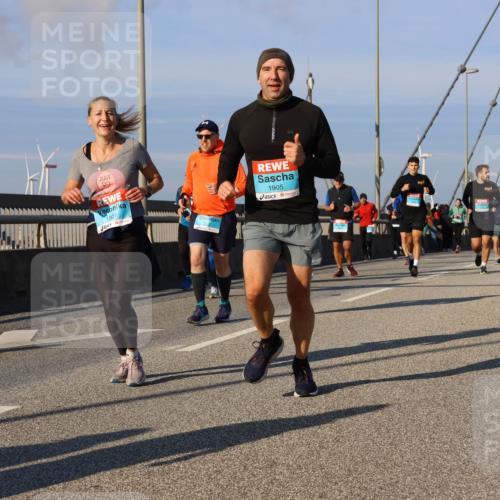 03.10.2025 - Köhlbrandbrückenlauf Strokosch-Dieckow http://msf.ph/oto/9116898 03.10.2025 09:50:07 Position 2 1907, 1905 meine-sportfotos.de