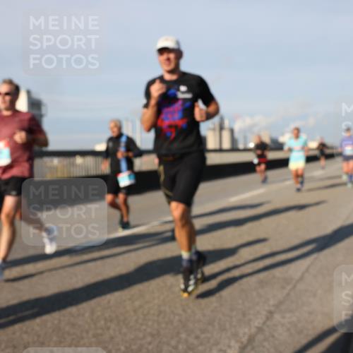 03.10.2025 - Köhlbrandbrückenlauf Lena Gebhardt http://msf.ph/oto/9116955 03.10.2025 09:44:15 Position 2  meine-sportfotos.de
