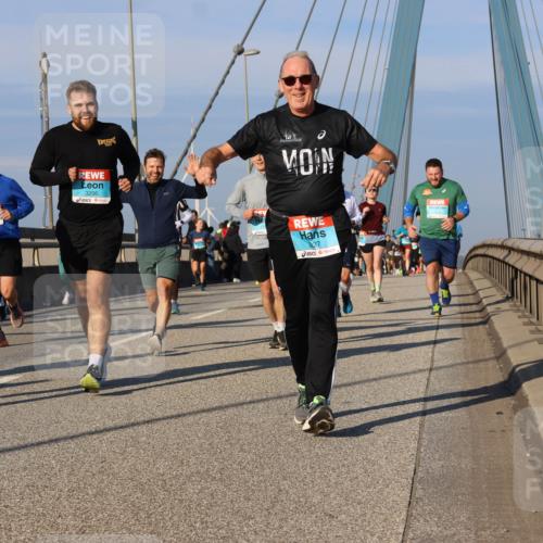 03.10.2025 - Köhlbrandbrückenlauf Strokosch-Dieckow http://msf.ph/oto/9116976 03.10.2025 09:50:12 Position 2 3206, 3827 meine-sportfotos.de