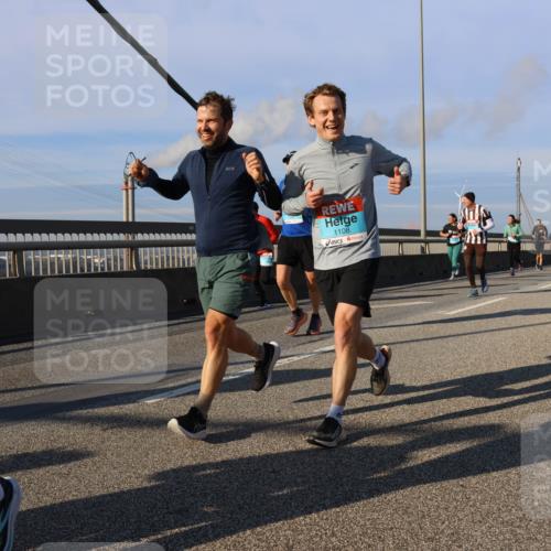 03.10.2025 - Köhlbrandbrückenlauf Strokosch-Dieckow http://msf.ph/oto/9117009 03.10.2025 09:50:15 Position 2 1108 meine-sportfotos.de