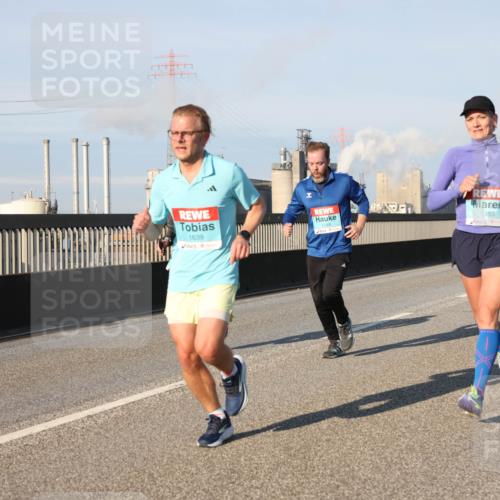 03.10.2025 - Köhlbrandbrückenlauf Lena Gebhardt http://msf.ph/oto/9117018 03.10.2025 09:44:17 Position 2 1639, 1249, 1383 meine-sportfotos.de