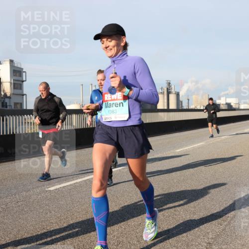 03.10.2025 - Köhlbrandbrückenlauf Lena Gebhardt http://msf.ph/oto/9117077 03.10.2025 09:44:18 Position 2 1383 meine-sportfotos.de