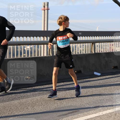 03.10.2025 - Köhlbrandbrückenlauf Strokosch-Dieckow http://msf.ph/oto/9117092 03.10.2025 09:50:24 Position 2 1797, 3219, 52480 meine-sportfotos.de